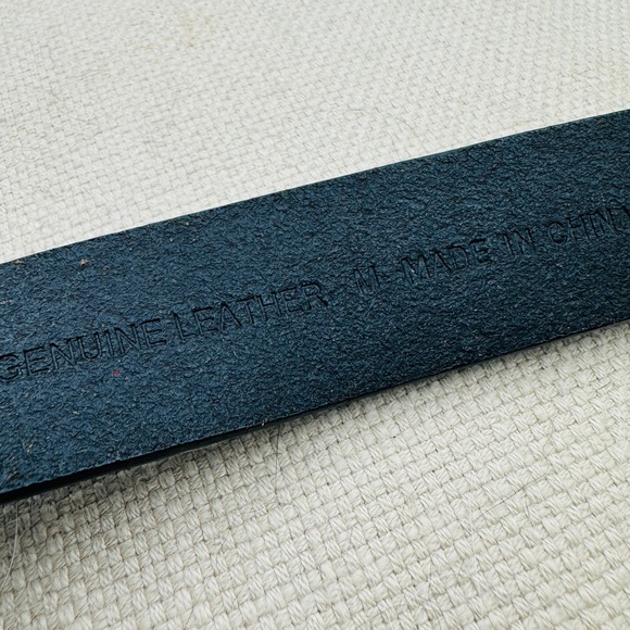 Chico’s Black Leather Stretchy Belt with Silver Chunky Hook Clasp - Size M - Picture 7 of 8